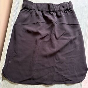 Lululemon on the fly skirt. Black. Size 6.